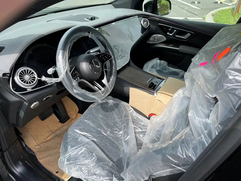 Mercedes-Benz EQS SUV — миниатюра 6