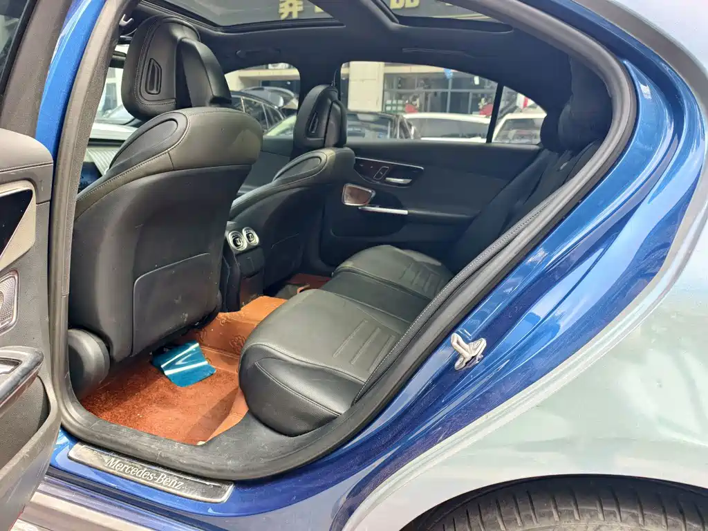 Mercedes-Benz C-Class — миниатюра 6