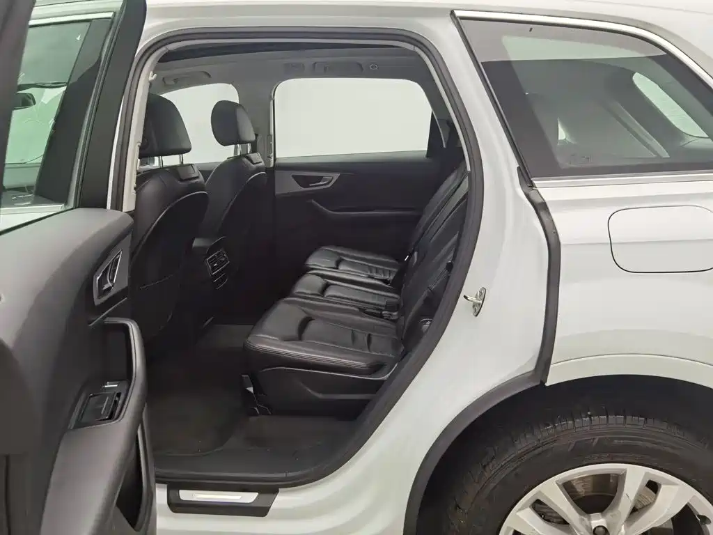 Audi Q7 New Energy — миниатюра 15