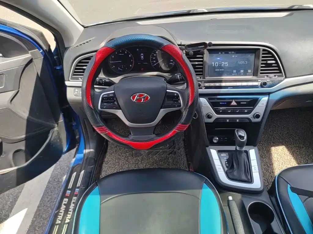 Hyundai Elantra — миниатюра 17