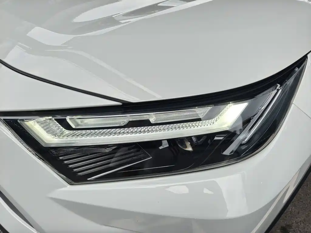 Toyota RAV4 — миниатюра 24