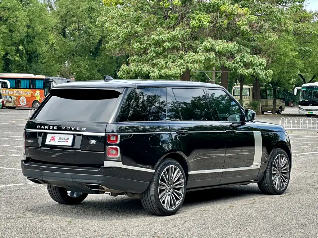 Land Rover Range Rover 2022 3.0 L6 400PS
