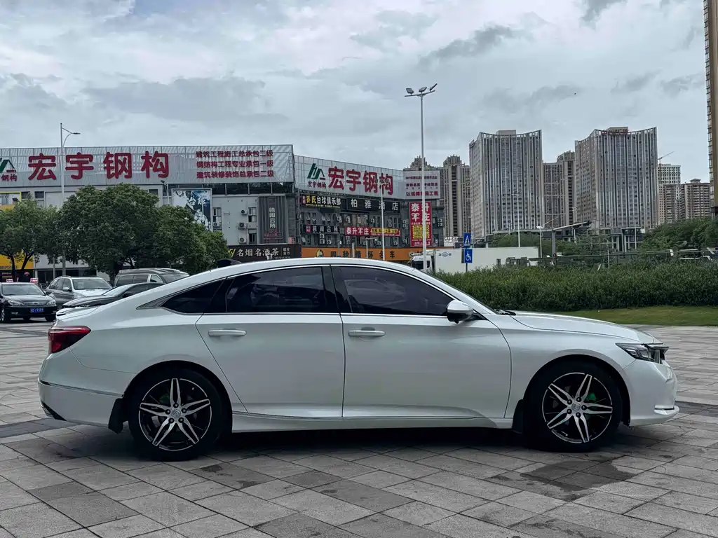 Honda Inspire 2022 260TURBO