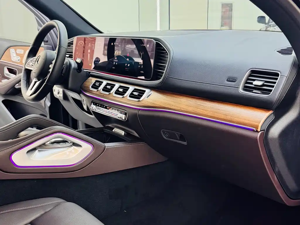 Mercedes-Benz GLS — миниатюра 13