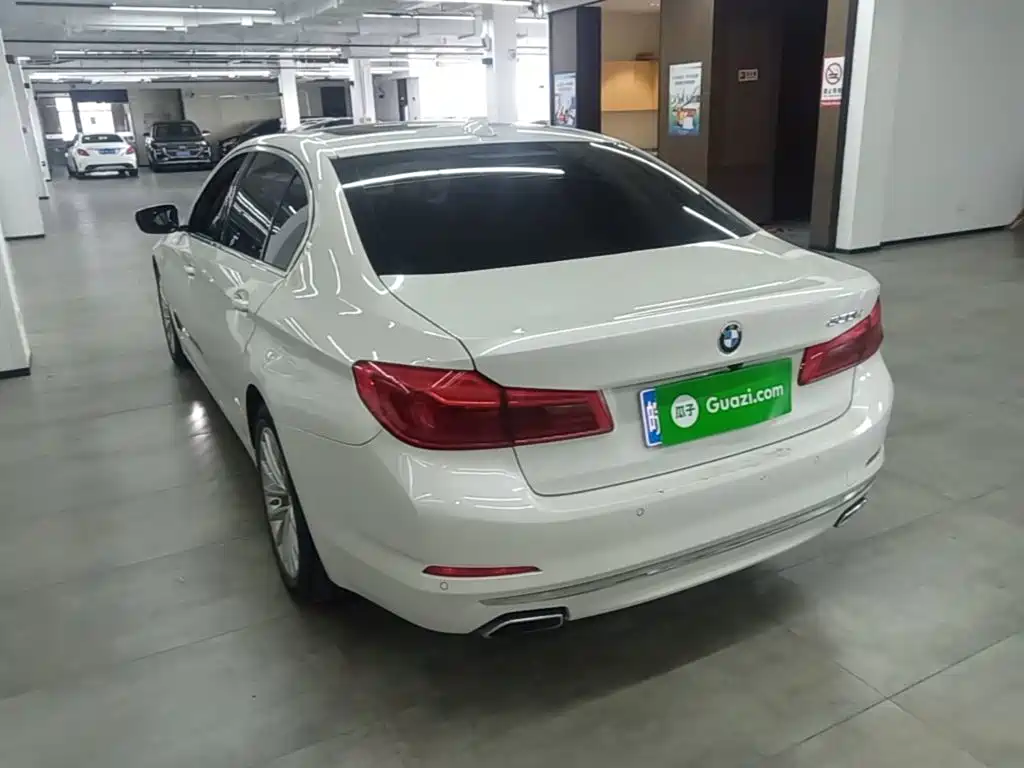 BMW 5 Series — миниатюра 5
