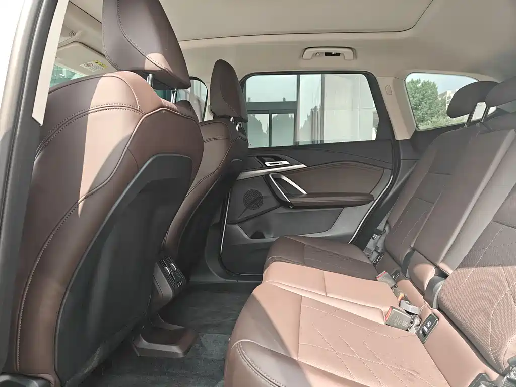 BMW iX1 2023 eDrive25L M Sport