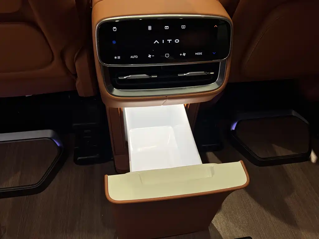 AITO AITO M8 — миниатюра 13