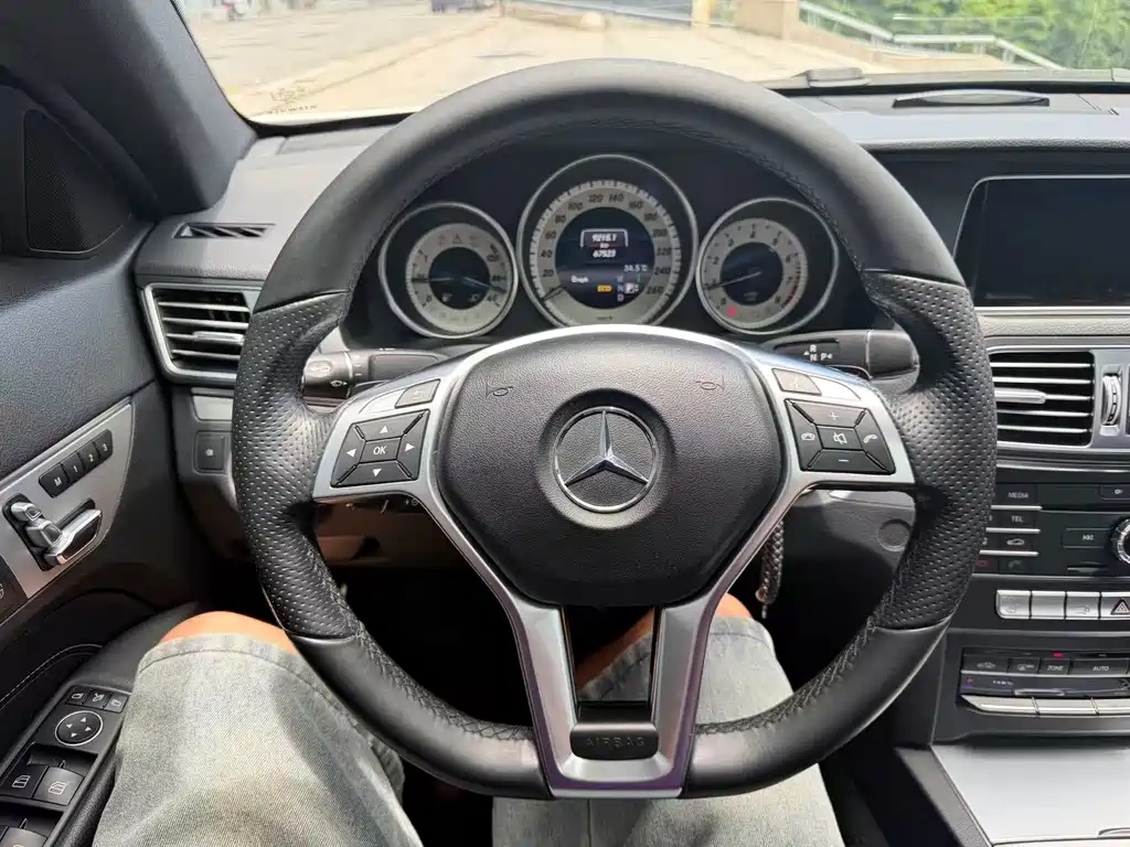 Mercedes-Benz E-Class (Import) — миниатюра 19