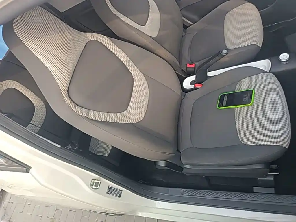 Wuling MINIEV — миниатюра 25