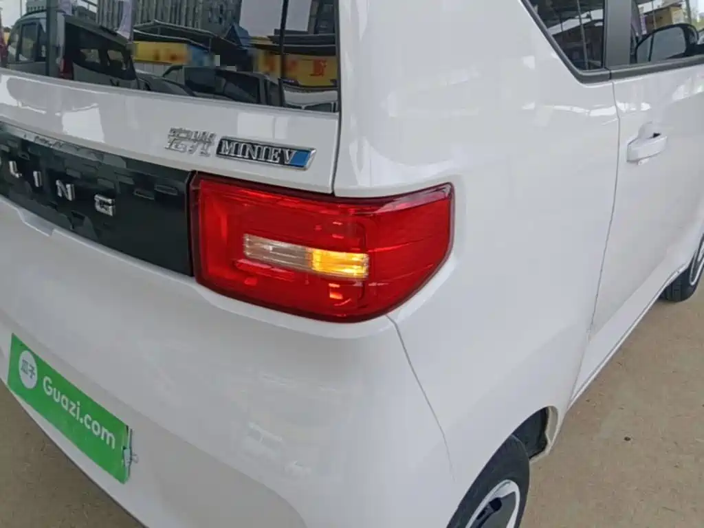 Wuling MINIEV — миниатюра 8