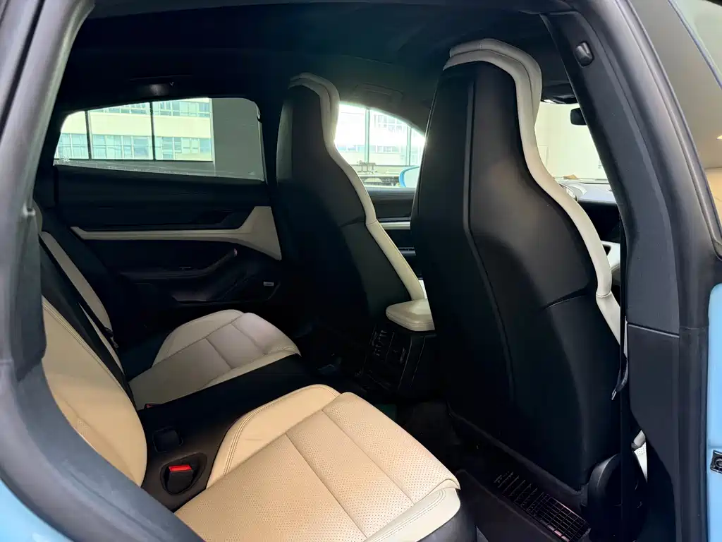 Porsche Taycan — миниатюра 14