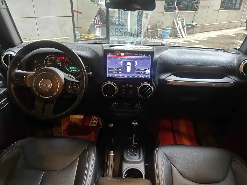 Jeep Wrangler — миниатюра 10
