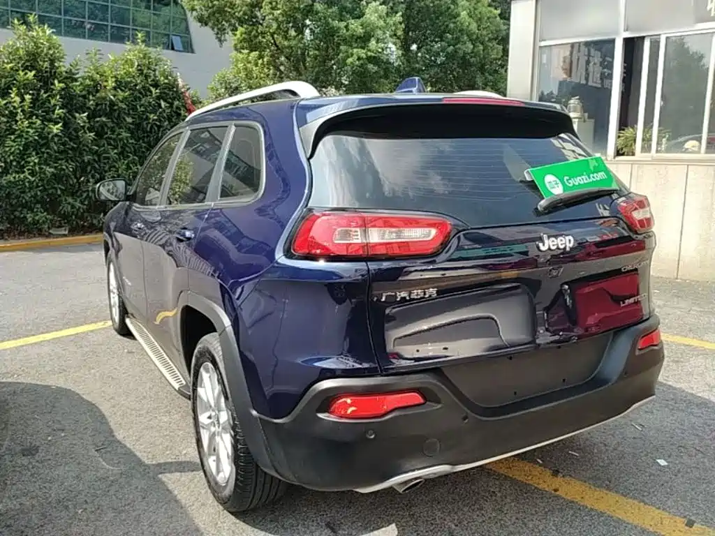 Jeep Cherokee — миниатюра 5