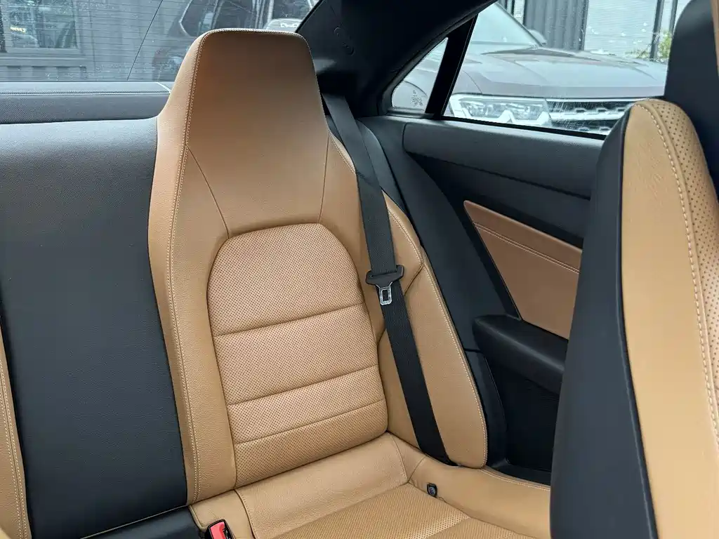 Mercedes-Benz E-Class (Import) — миниатюра 12