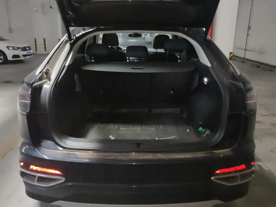 Volkswagen X — миниатюра 4