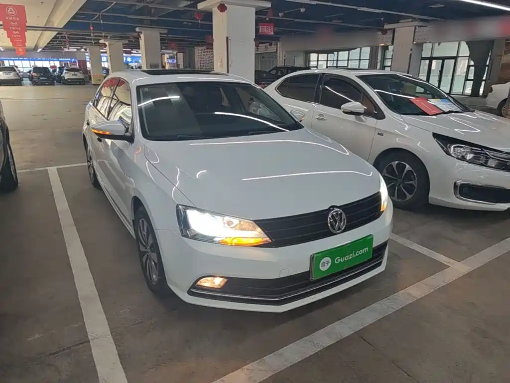 Volkswagen Sagitar 2018 1.6L MT Comfort