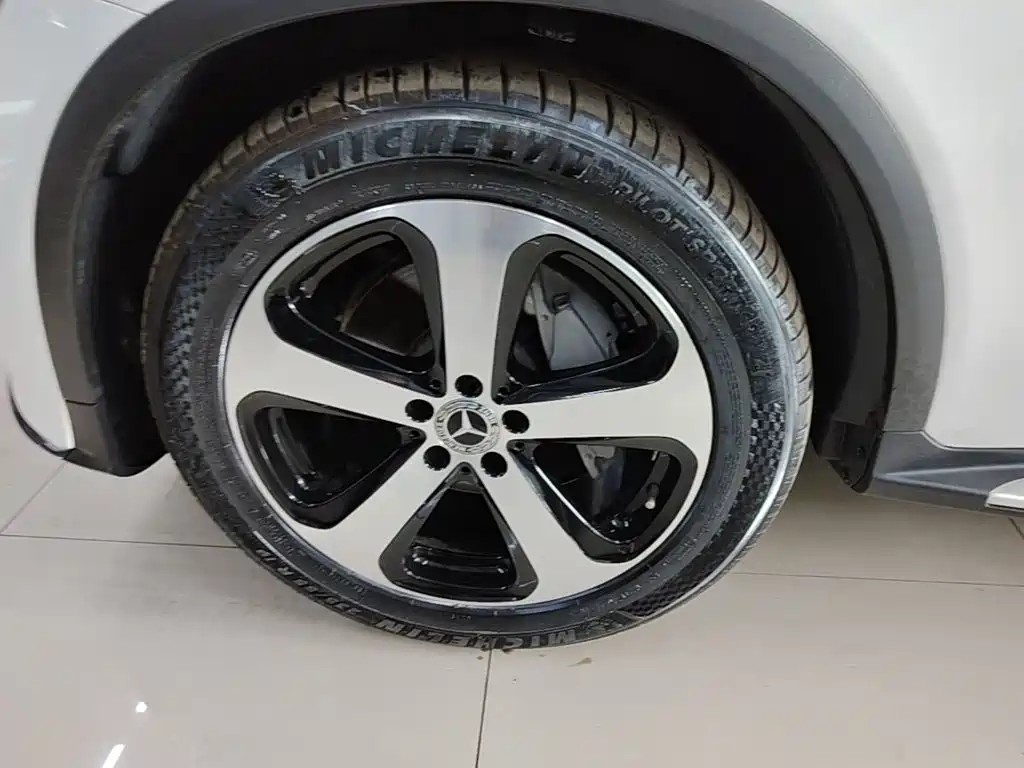 Mercedes-Benz GLC — миниатюра 23