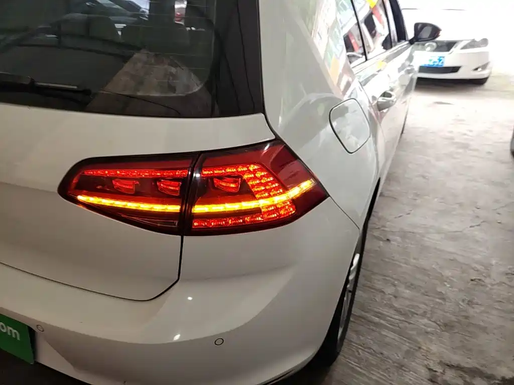Volkswagen Golf — миниатюра 8