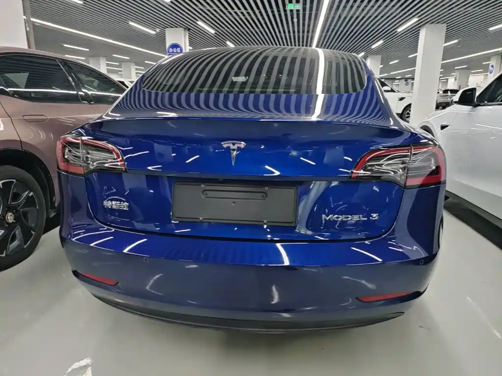 Tesla Model 3 — миниатюра 6