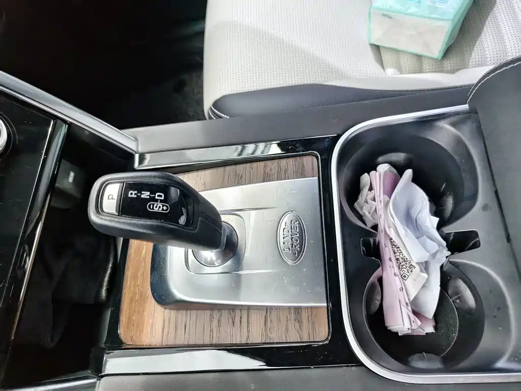 Land Rover Discovery Sport 2022 249PS R-Dynamic SE 5 мест