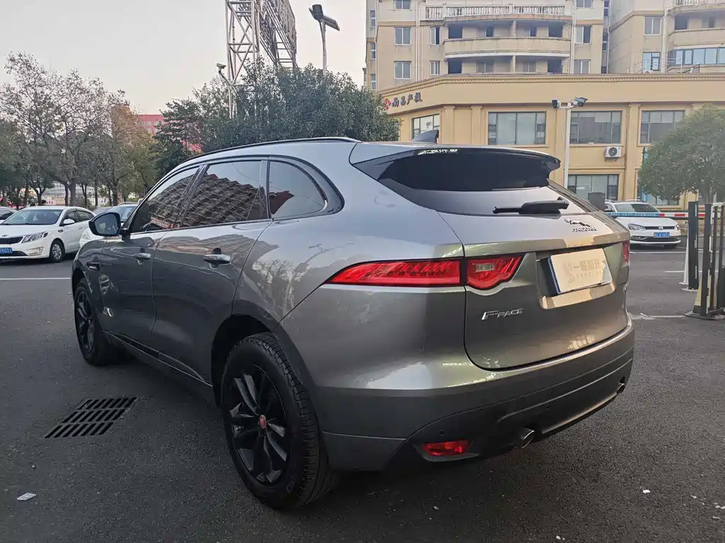 JAGUAR F PACE