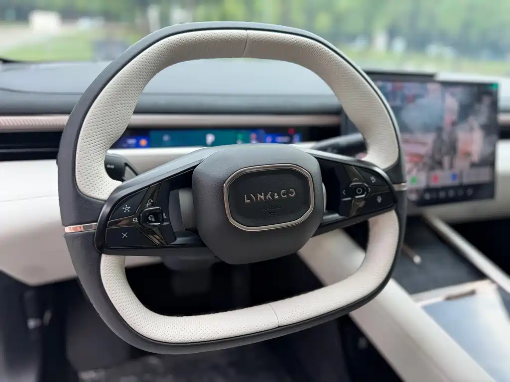 Lynk & Co 10 — миниатюра 25