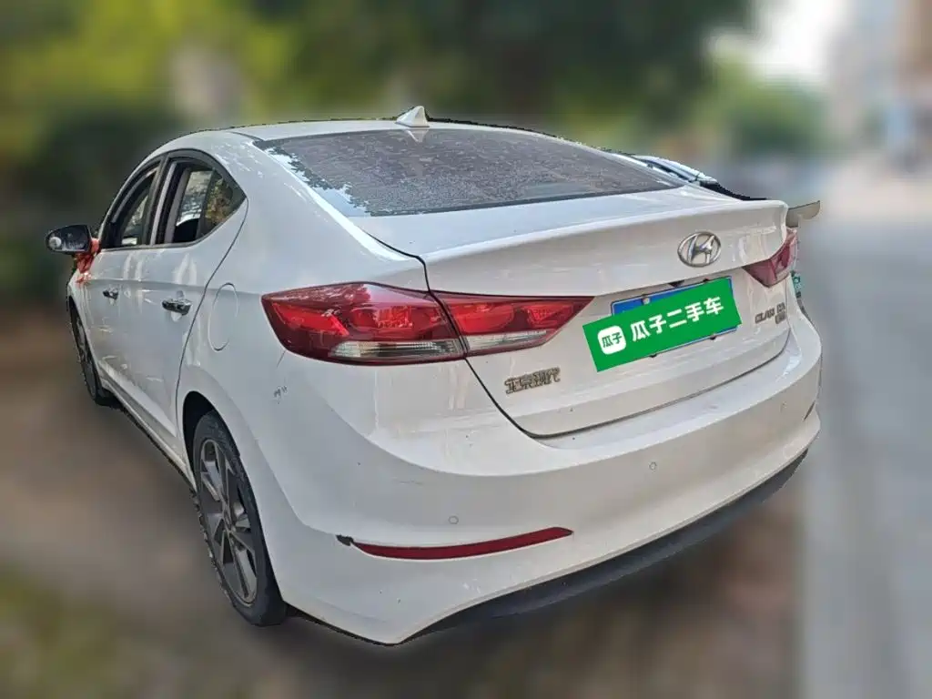 Hyundai Elantra — миниатюра 25