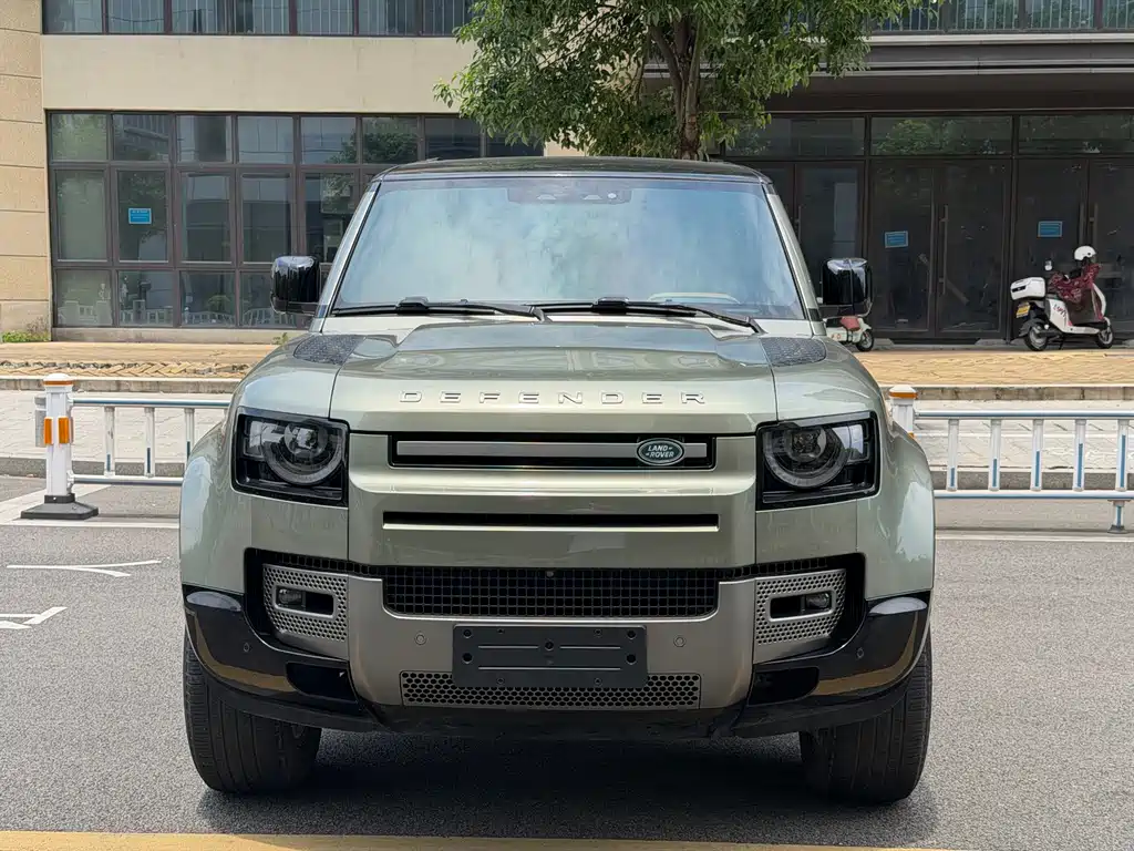 Land Rover Defender — миниатюра 2