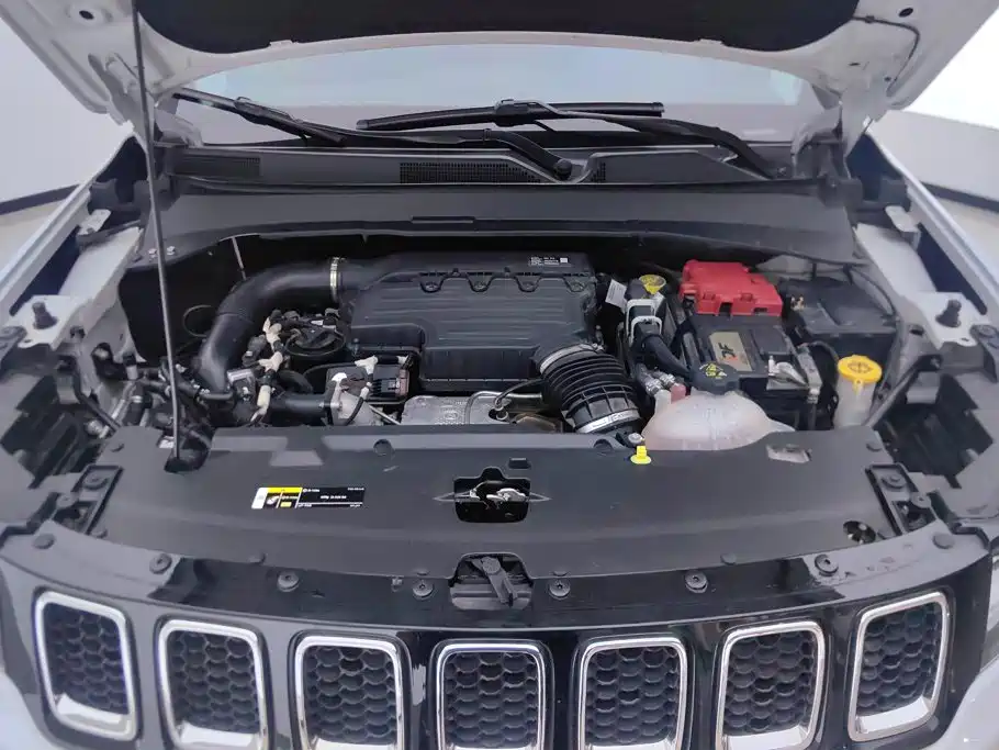 Jeep Compass — миниатюра 10