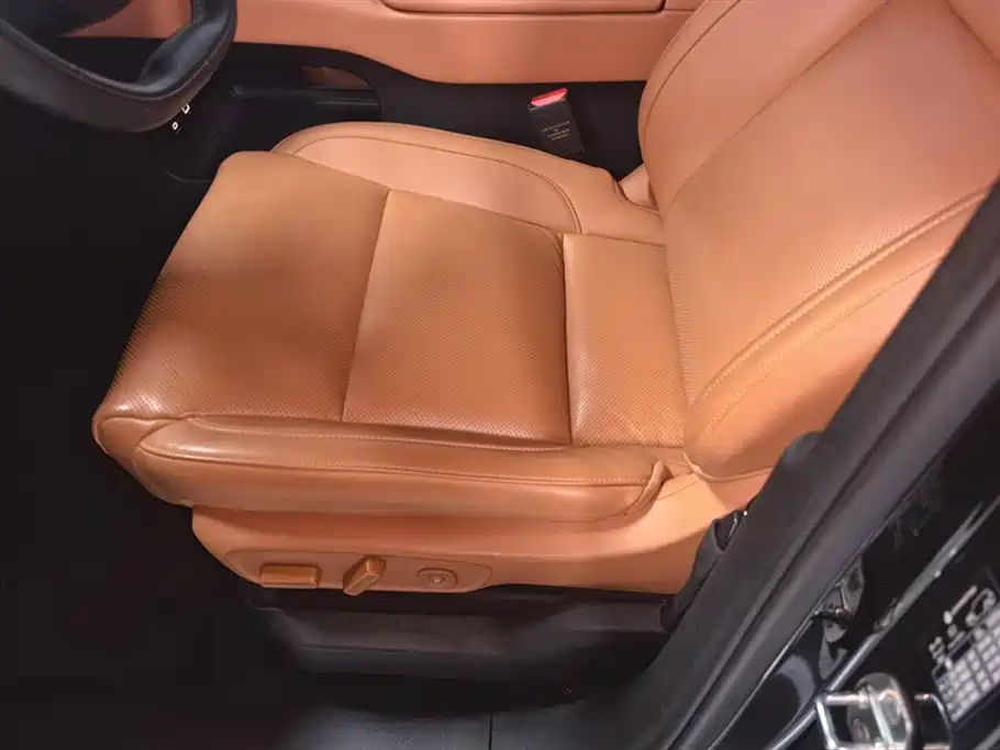 Leapmotor C16 2026 280 6 мест
