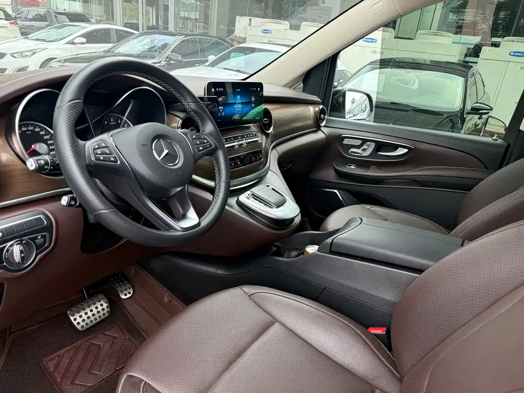 Mercedes-Benz V-Class — миниатюра 4