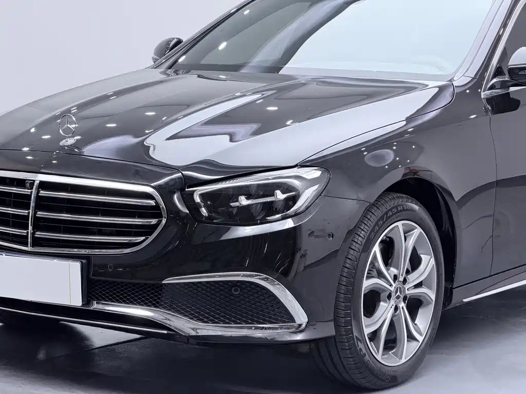 Mercedes-Benz E-Class — миниатюра 17