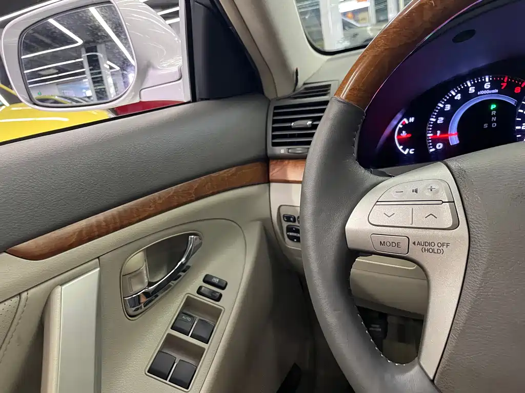 Toyota Camry — миниатюра 15