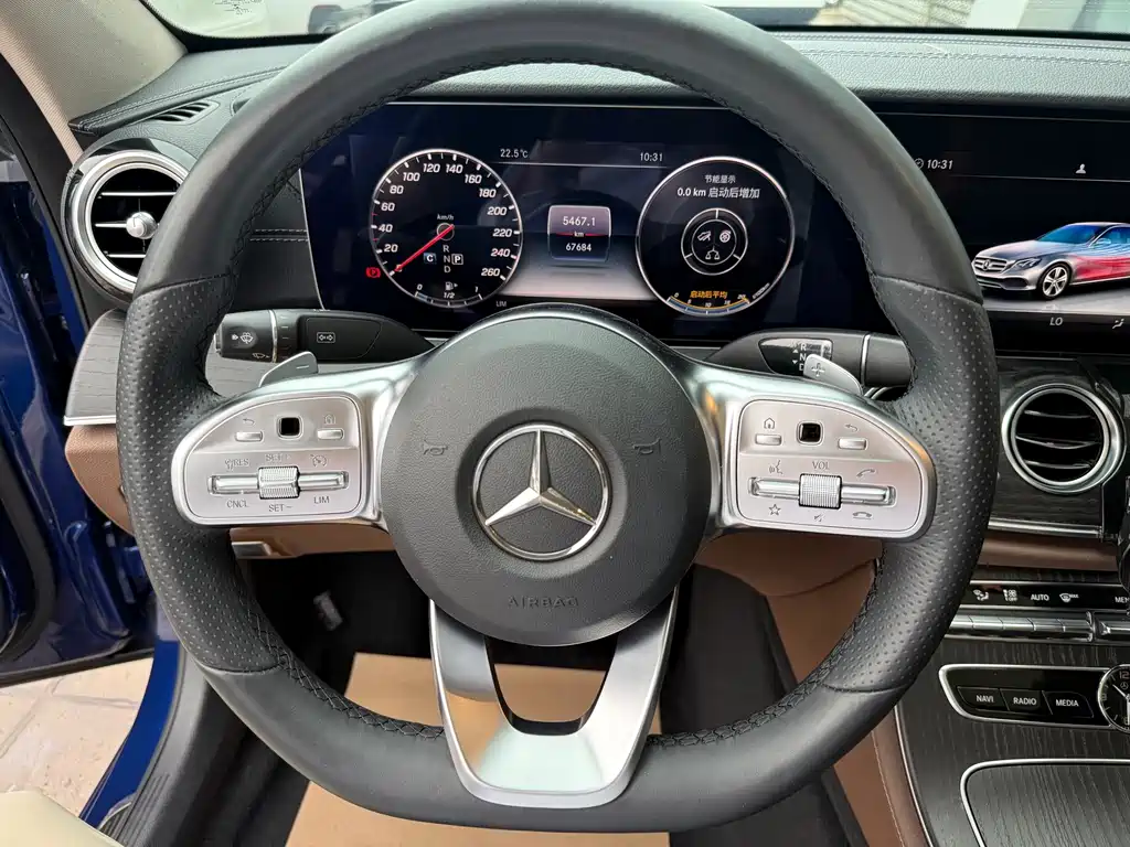 Mercedes-Benz E-Class — миниатюра 6