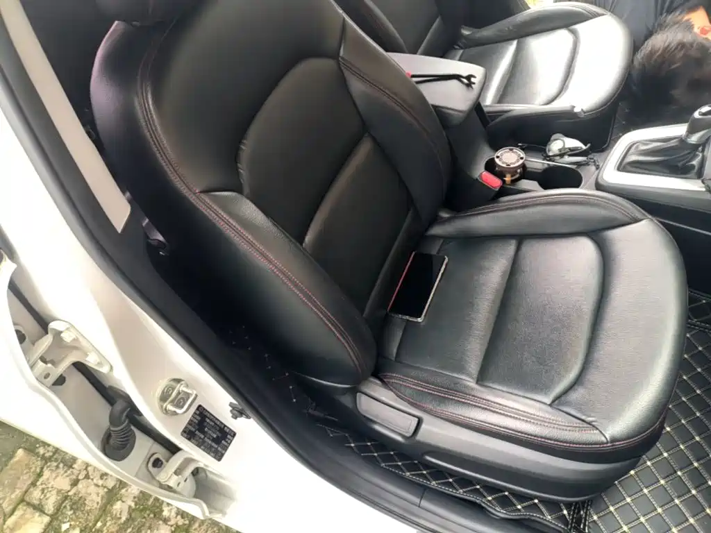Hyundai Elantra — миниатюра 25