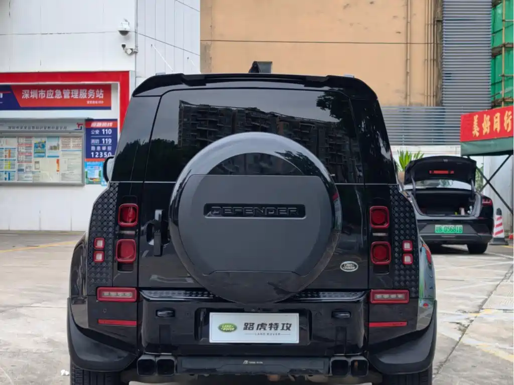 Land Rover Defender — миниатюра 10
