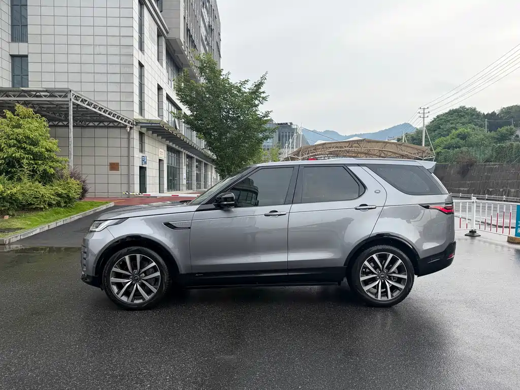 Land Rover Discovery 2021 360PS R-Dynamic SE
