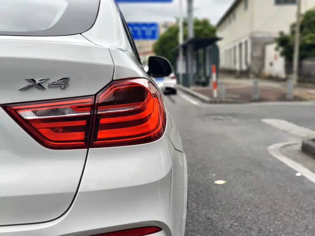 BMW X4 — миниатюра 8