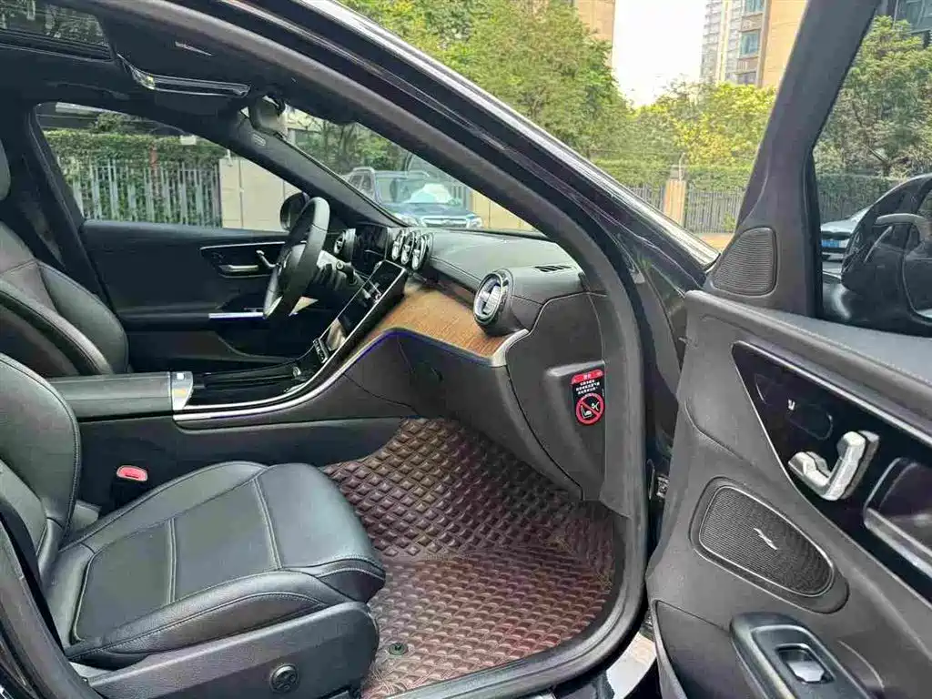 Mercedes-Benz C-Class — миниатюра 8