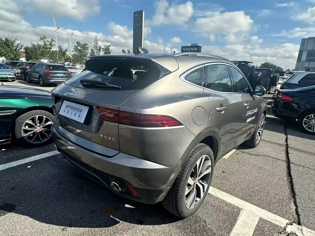 JAGUAR E PACE