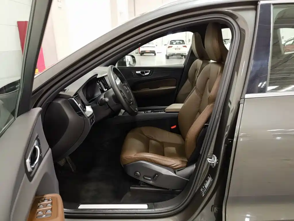 Volvo XC60 — миниатюра 10