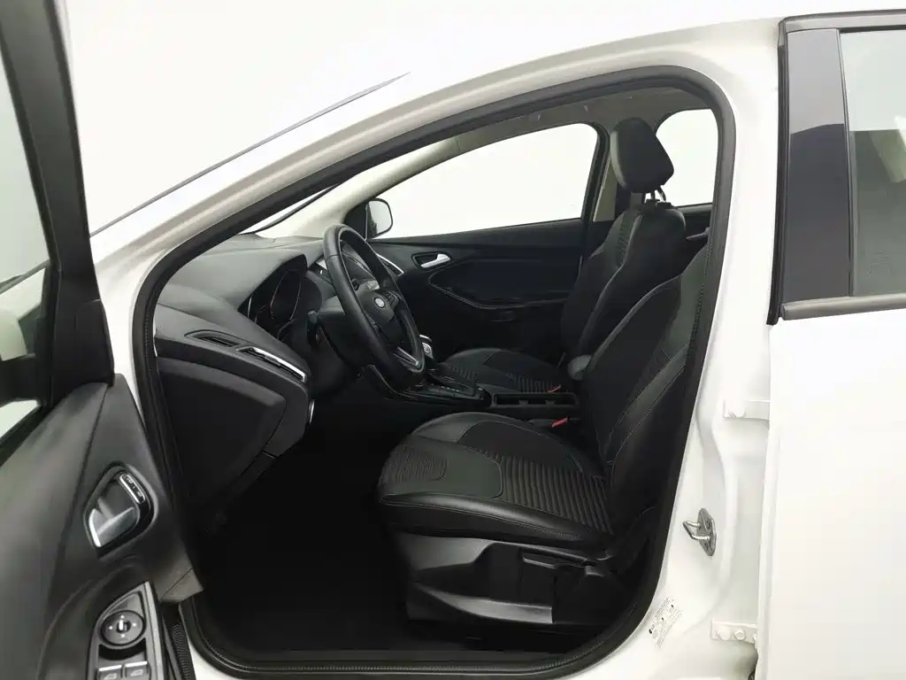 Ford Focus — миниатюра 10