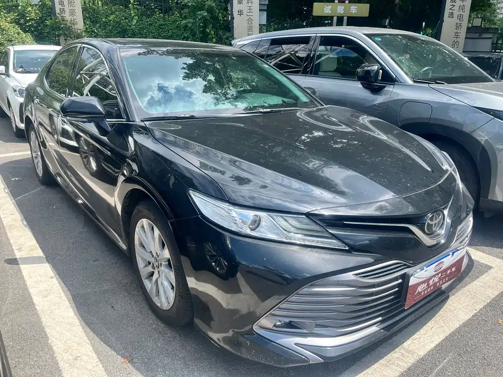 Toyota Camry — миниатюра 3
