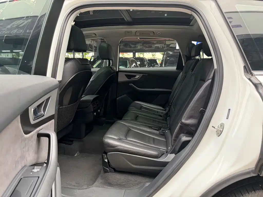 Audi Q7 — миниатюра 15