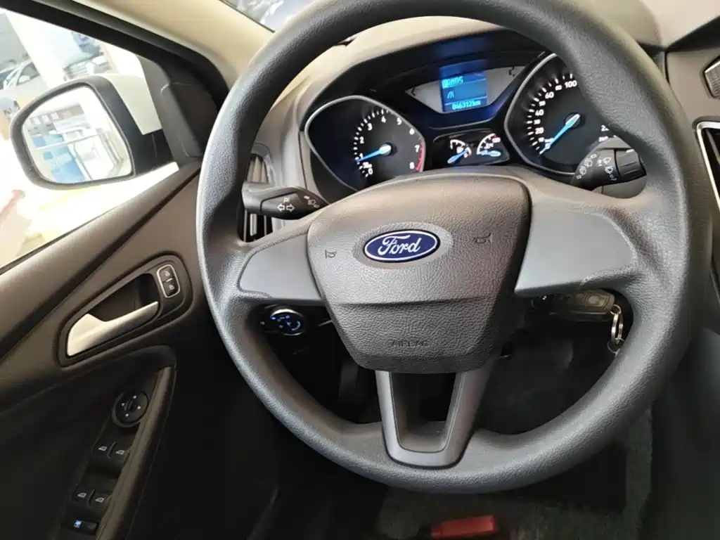 Ford Focus — миниатюра 11