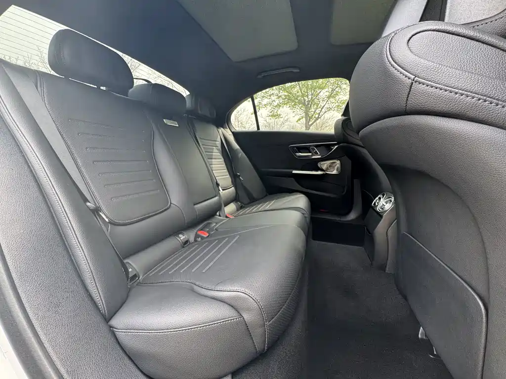Mercedes-Benz C-Class — миниатюра 5
