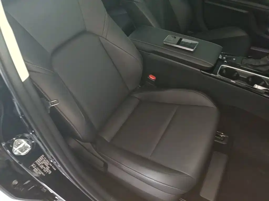 Toyota Camry — миниатюра 25