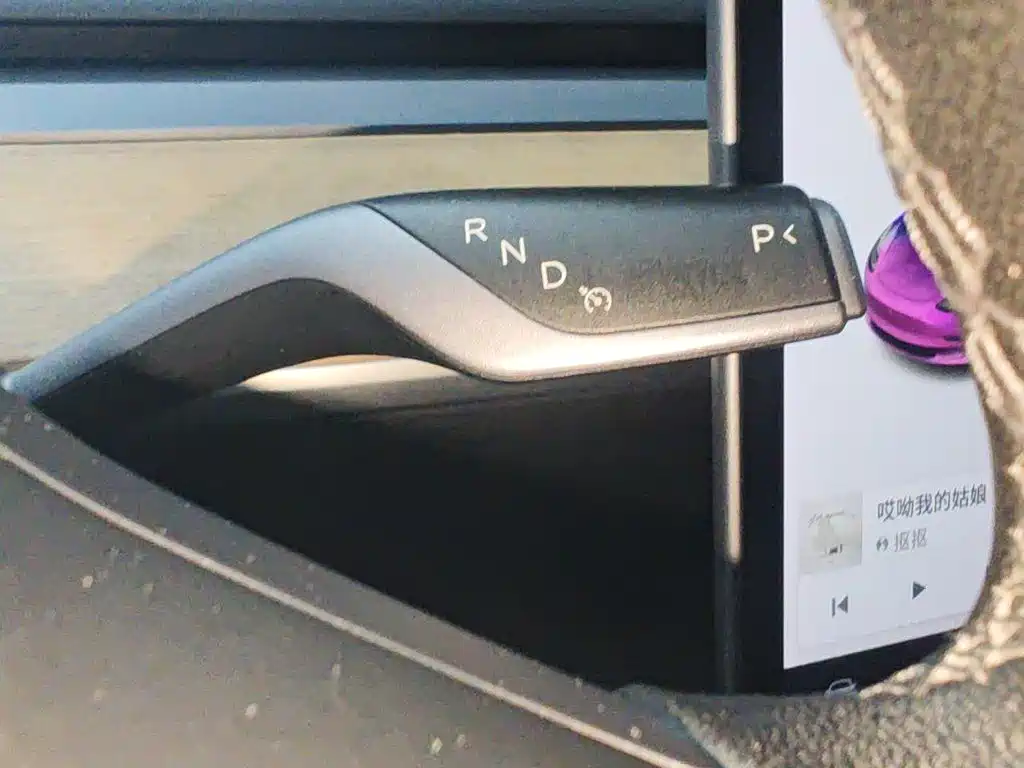 Tesla Model 3 — миниатюра 15