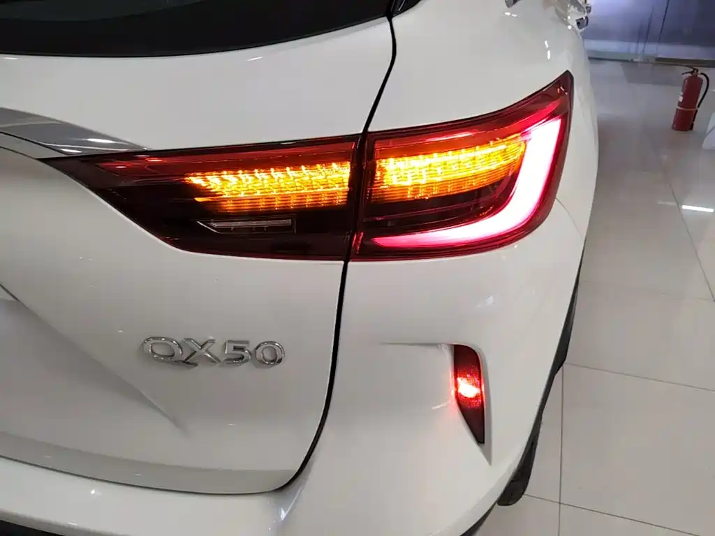 Infiniti QX50 — миниатюра 8