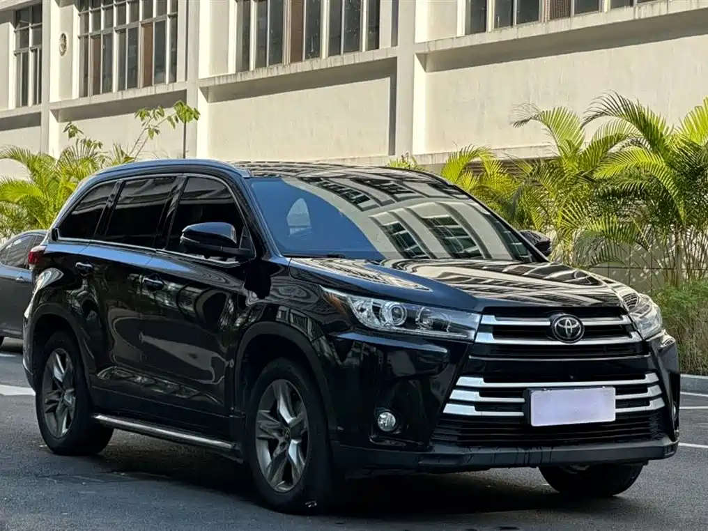 TOYOTA HIGHLANDER